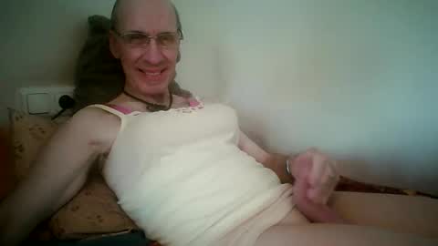 Snapshot of tomislav321 chatting on May 3, 1:06 pm tomislav321 online show from May 3, 1:06 pm