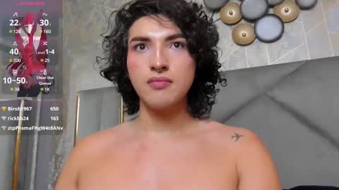 Snapshot of tomlondon_ chatting on February 21, 5:42 pm online show from February 21, 5:42 pm