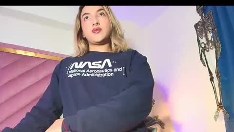 Snapshot of tomlondon_ chatting on November 5, 2:17 pm online show from November 5, 2:17 pm