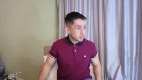 Snapshot of tommas_johnson chatting on July 4, 11:49 am Tomas online show from July 4, 11:49 am