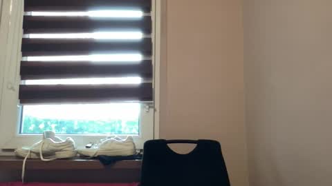 Snapshot of tommi77799 chatting on February 6, 8:51 am tommi77799 online show from February 6, 8:51 am