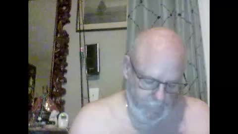 Snapshot of tommierose chatting on October 23, 10:58 am Tommie online show from October 23, 10:58 am