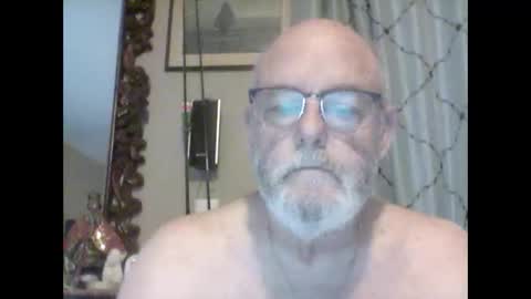 Snapshot of tommierose chatting on November 5, 11:54 am Tommie online show from November 5, 11:54 am