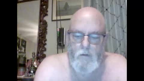 Snapshot of tommierose chatting on December 1, 11:15 am Tommie online show from December 1, 11:15 am