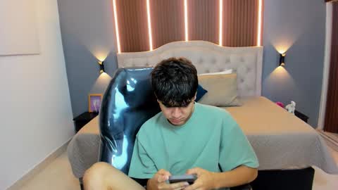 Tommy  online show from November 30, 3:43 am