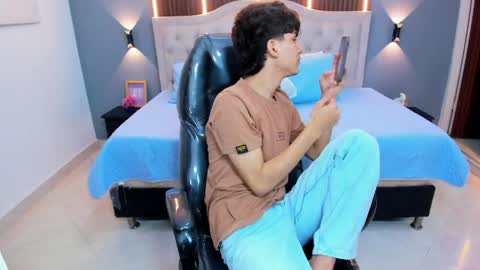 Tommy  online show from April 26, 3:26 am