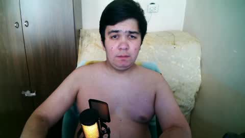 Snapshot of tommy99gg chatting on May 20, 12:44 pm tommy99gg online show from May 20, 12:44 pm