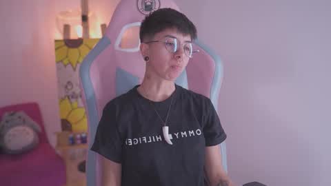 Snapshot of tommy_blue1 chatting on November 27, 7:05 pm Blue online show from November 27, 7:05 pm