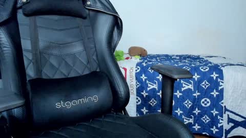 Twitter BreddTommy IG tommy bredd online show from January 15, 12:41 am