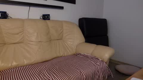  tommy burnzzz  online show from December 16, 9:14 am