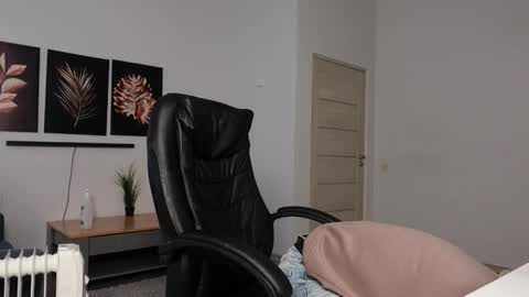  tommy burnzzz  online show from December 4, 8:01 am