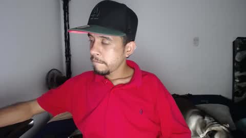 Snapshot of tommy_c0rtez chatting on January 3, 10:29 pm Thomas online show from January 3, 10:29 pm