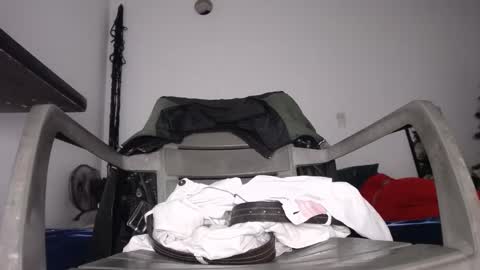 Snapshot of tommy_c0rtez chatting on January 4, 1:31 am Thomas online show from January 4, 1:31 am