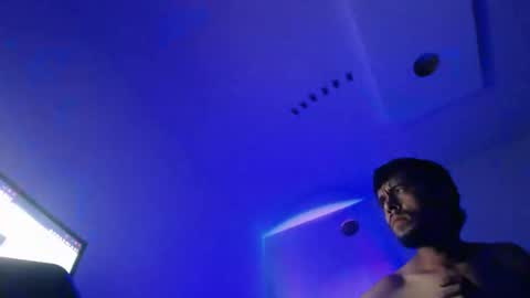 Snapshot of tommy_c0rtez chatting on January 23, 3:05 am Thomas online show from January 23, 3:05 am