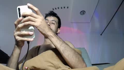 Snapshot of tommy_c0rtez chatting on February 19, 11:25 pm Thomas online show from February 19, 11:25 pm