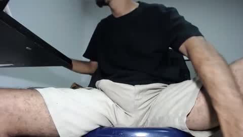 Snapshot of tommy_c0rtez chatting on February 22, 12:16 am Thomas online show from February 22, 12:16 am