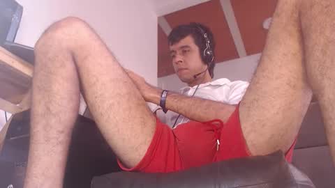 Snapshot of tommy_c0rtez chatting on November 25, 4:18 pm Thomas online show from November 25, 4:18 pm