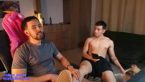 tommy_raym0ndg online show from May 27, 8:28 pm