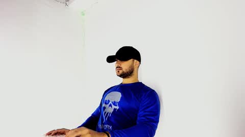 Snapshot of tommy_sccott chatting on September 20, 10:22 pm tommy_sccott online show from September 20, 10:22 pm