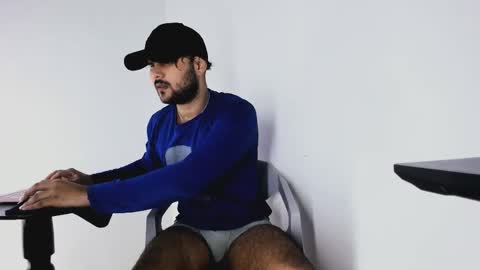 Snapshot of tommy_sccott chatting on October 28, 12:03 am tommy_sccott online show from October 28, 12:03 am