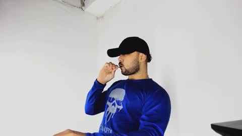 Snapshot of tommy_sccott chatting on November 5, 9:59 pm tommy_sccott online show from November 5, 9:59 pm