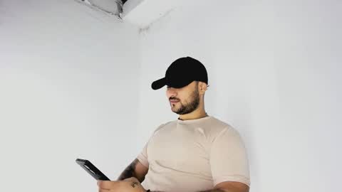 Snapshot of tommy_sccott chatting on November 8, 9:24 pm tommy_sccott online show from November 8, 9:24 pm