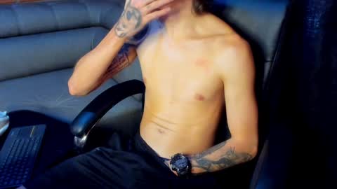 Snapshot of tommy_slater chatting on January 13, 6:49 pm Tommy Slater online show from January 13, 6:49 pm