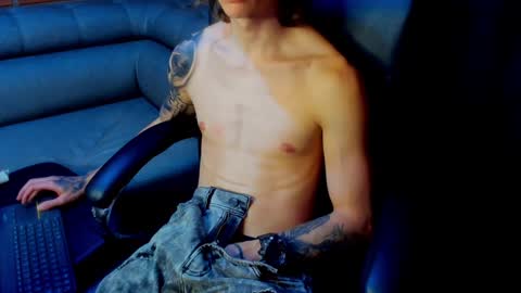 Snapshot of tommy_slater chatting on January 21, 11:02 pm Tommy Slater online show from January 21, 11:02 pm