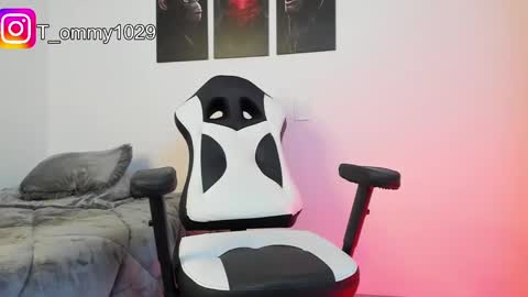 Tommy online show from December 18, 3:26 am