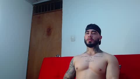 Snapshot of tommyblessd1 chatting on January 30, 6:46 am Steven online show from January 30, 6:46 am