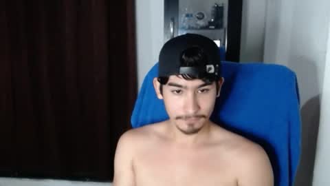 tommycutee21 online show from March 25, 4:40 am