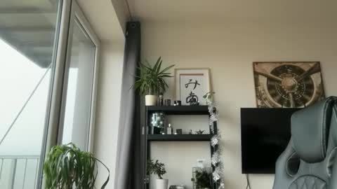 Thomas Fit online show from December 14, 9:36 am