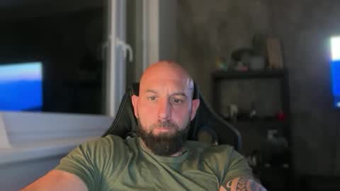 Snapshot of tommyx01 chatting on May 25, 10:27 pm Thomas Fit online show from May 25, 10:27 pm