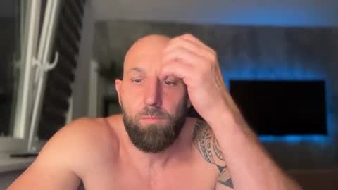 Thomas Fit online show from July 7, 8:13 pm