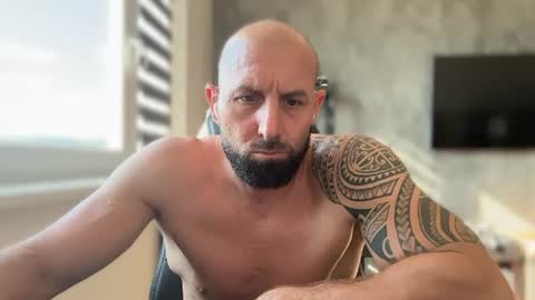 Thomas Fit online show from August 3, 3:27 pm