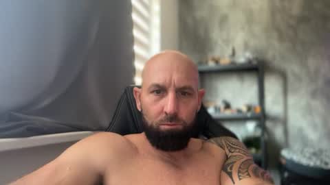Thomas Fit online show from August 5, 12:52 pm