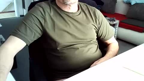 Snapshot of tomtom02029 chatting on February 17, 12:27 pm Tom online show from February 17, 12:27 pm