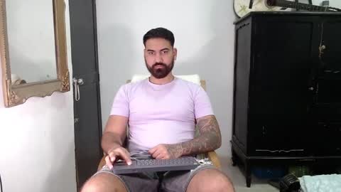 Snapshot of tomy_johnson2 chatting on December 1, 8:09 pm Tomas jhonson online show from December 1, 8:09 pm