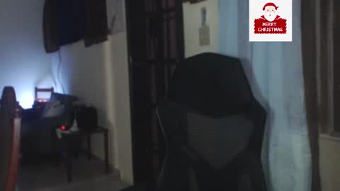 Snapshot of toni2814 chatting on December 9, 2:13 am Antonio online show from December 9, 2:13 am