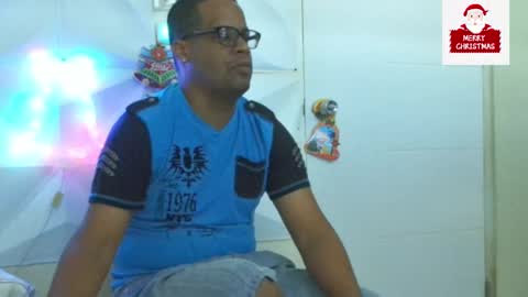 Snapshot of toni2814 chatting on December 11, 12:34 pm Antonio online show from December 11, 12:34 pm