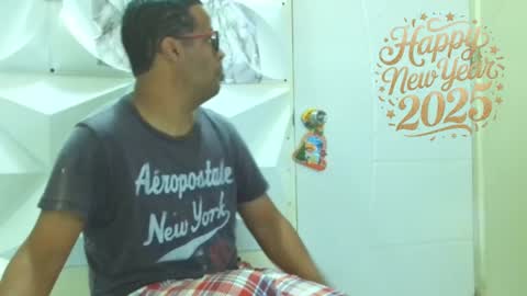 Snapshot of toni2814 chatting on January 1, 1:05 pm Antonio online show from January 1, 1:05 pm