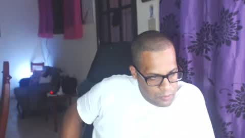 Snapshot of toni2814 chatting on January 7, 2:10 am Antonio online show from January 7, 2:10 am