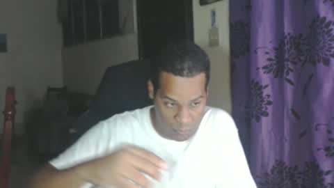 Snapshot of toni2814 chatting on February 5, 2:40 am Antonio online show from February 5, 2:40 am