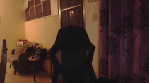 Snapshot of toni2814 chatting on February 24, 1:57 am Antonio online show from February 24, 1:57 am