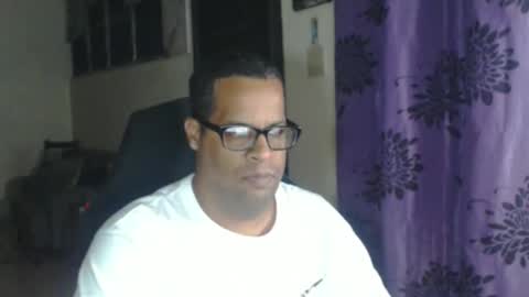 Snapshot of toni2814 chatting on March 3, 1:42 am Antonio online show from March 3, 1:42 am