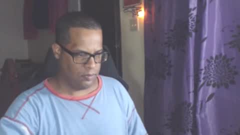 Snapshot of toni2814 chatting on October 1, 2:39 am Antonio online show from October 1, 2:39 am