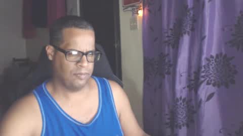 Snapshot of toni2814 chatting on October 3, 2:30 am Antonio online show from October 3, 2:30 am