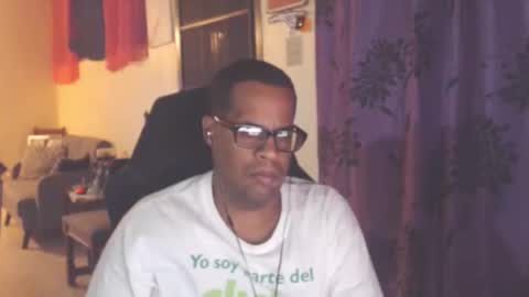 Snapshot of toni2814 chatting on October 9, 2:42 am Antonio online show from October 9, 2:42 am