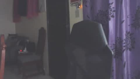 Snapshot of toni2814 chatting on October 10, 2:54 am Antonio online show from October 10, 2:54 am