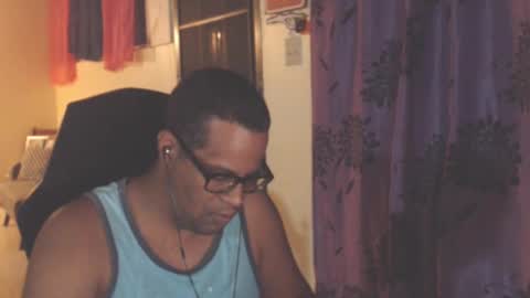 Snapshot of toni2814 chatting on October 14, 2:12 am Antonio online show from October 14, 2:12 am